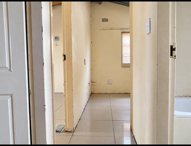 2 BEDROOM HOUSE FOR SALE IN SEBOKENG ZONE 12
